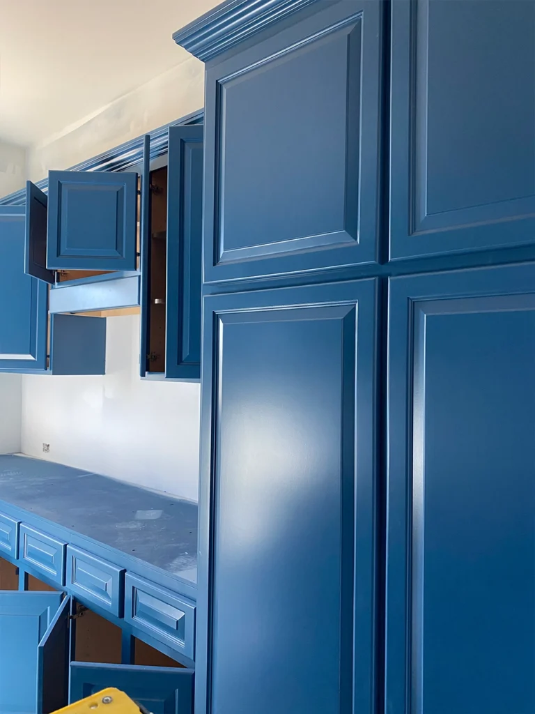 kitchen-cabinet-re-painting
